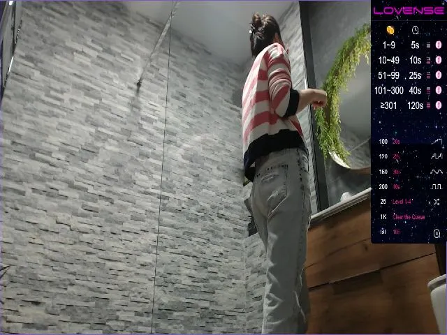 Live sex webcam photo for AddictingJ #271876103