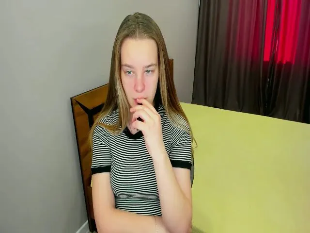 Live sex webcam photo for AdelBush #271773116