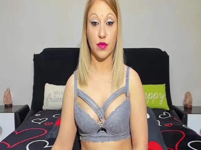 Live sex webcam photo for Adela_Hot #273205181