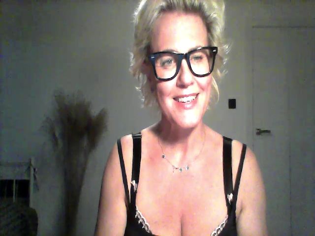 Live sex webcam photo for AdeleMILF #273806159