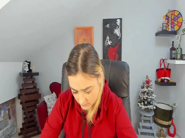 Live sex webcam photo for AdelineCutie #271851865