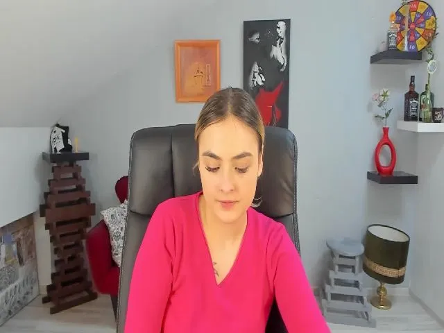 Live sex webcam photo for AdelineCutie #271883959