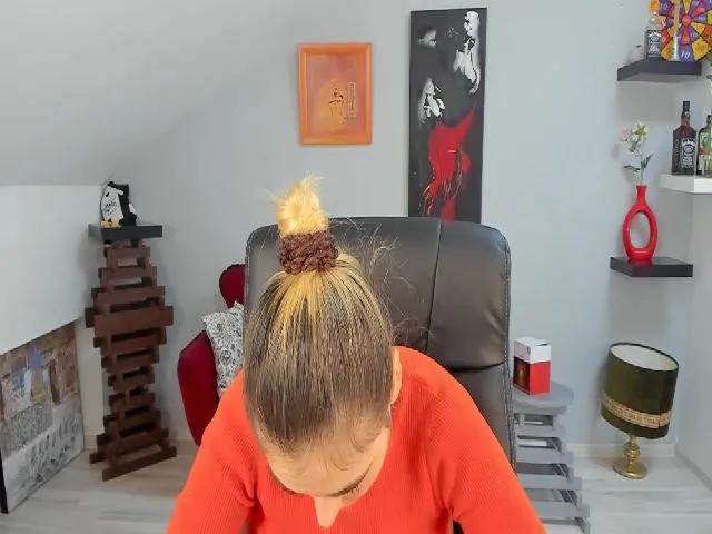 Live sex webcam photo for AdelineCutie #271933270