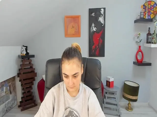 Live sex webcam photo for AdelineCutie #272008271