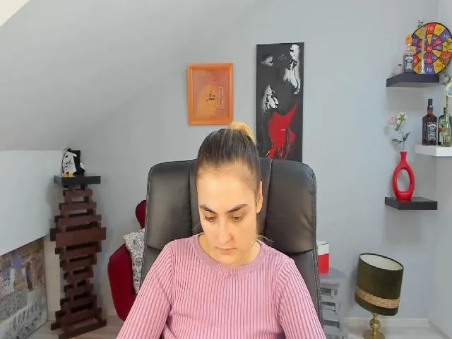 Live sex webcam photo for AdelineCutie #272035849