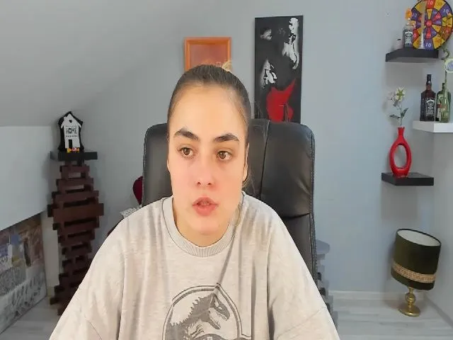 Live sex webcam photo for AdelineCutie #272082304