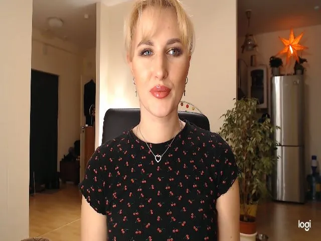 Live sex webcam photo for Adorablelove #271875855