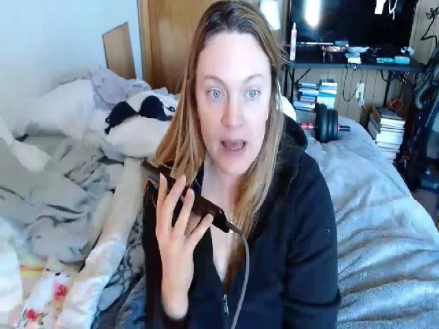 Live sex webcam photo for AdoreAnna #272334203