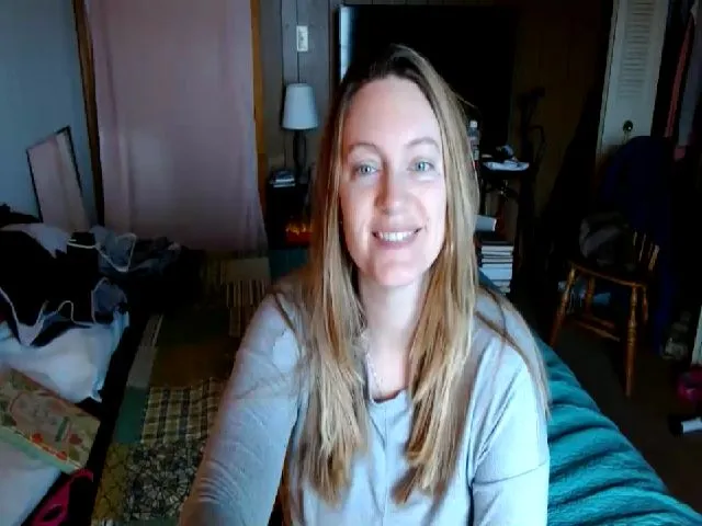 Live sex webcam photo for AdoreAnna #272576054