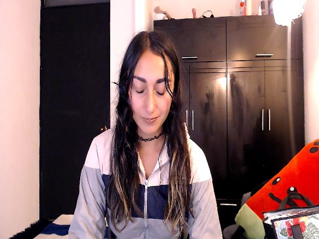 Live sex webcam photo for Adrena10 #272415609