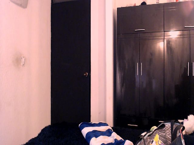 Live sex webcam photo for Adrena10 #272533034