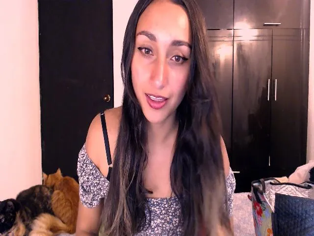 Live sex webcam photo for Adrena10 #272778330