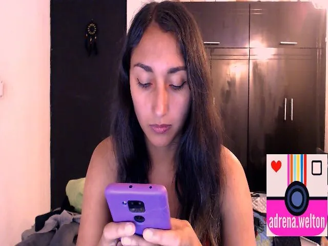 Live sex webcam photo for Adrena10 #273151374