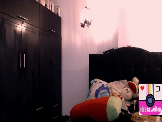 Live sex webcam photo for Adrena10 #273479709