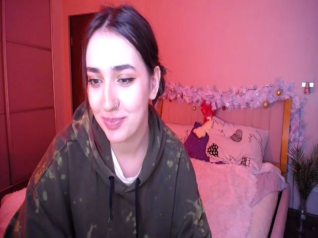 Live sex webcam photo for AdrianaKvit #271842016