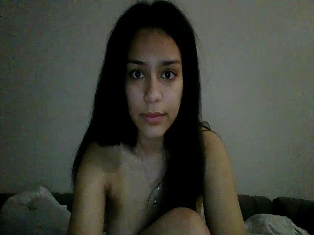 Live sex webcam photo for Adrianaxo1 #271952327