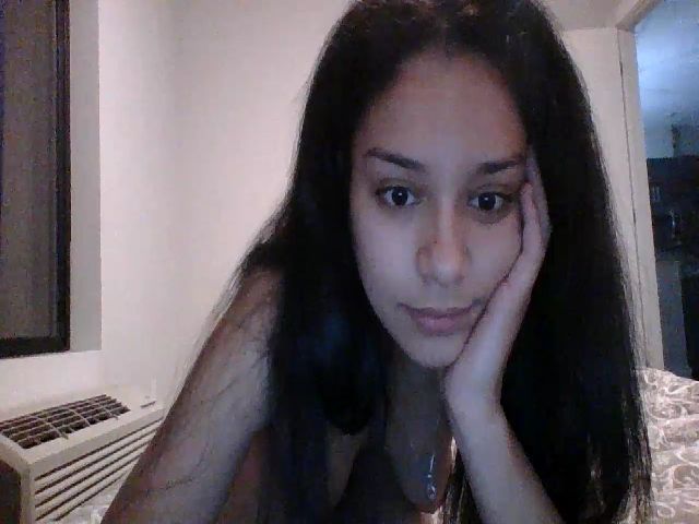 Live sex webcam photo for Adrianaxo1 #272182007