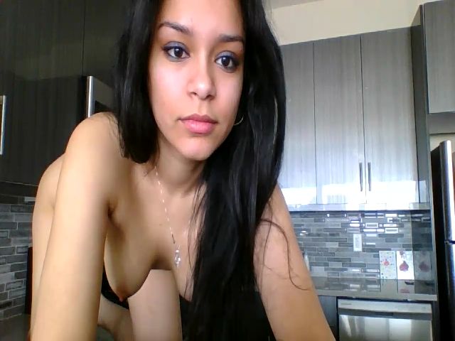 Live sex webcam photo for Adrianaxo1 #273034179