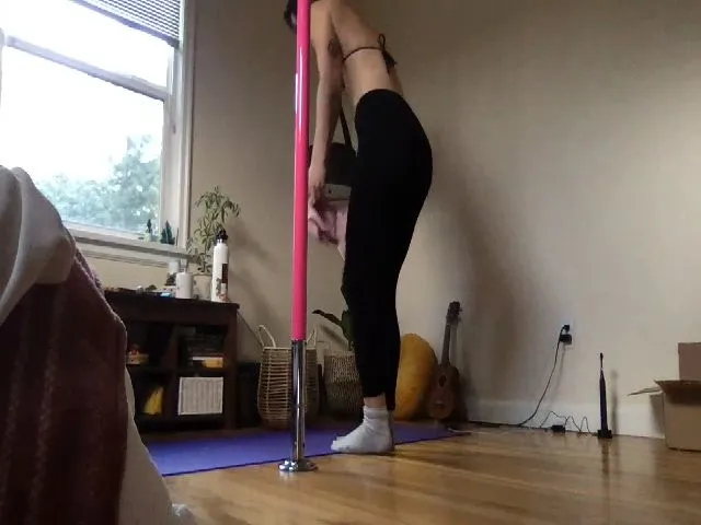 Live sex webcam photo for AdrieneIris #272100452