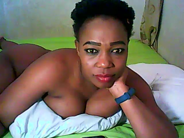 Live sex webcam photo for AfriPrincess #271894262
