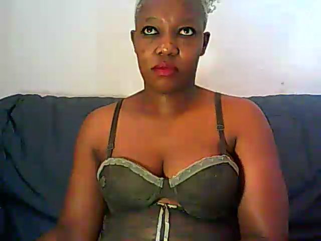 Live sex webcam photo for AfriPrincess #272187651
