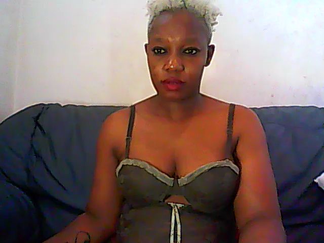 Live sex webcam photo for AfriPrincess #272188205