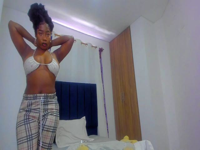 Live sex webcam photo for Afro__Goddess #273603214