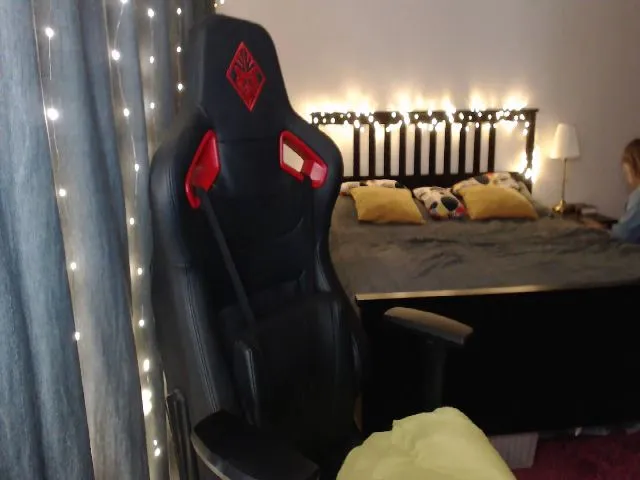 Live sex webcam photo for Afrodite_4U #273110411