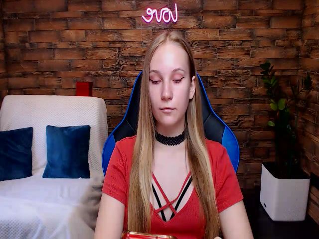 Live sex webcam photo for AgataRomanss #274480414