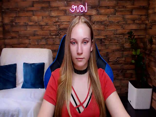 Live sex webcam photo for AgataRomanss #274480983