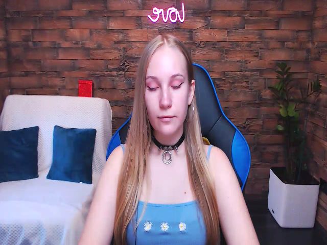 Live sex webcam photo for AgataRomanss #274530915