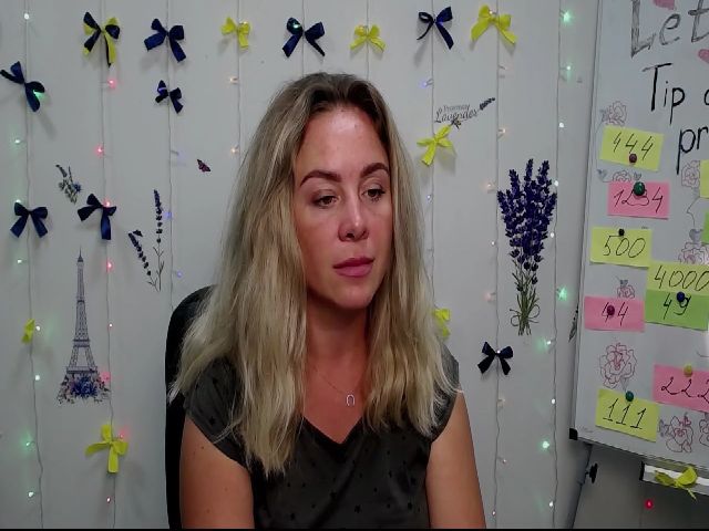 Live sex webcam photo for AgnesLoo #274290482