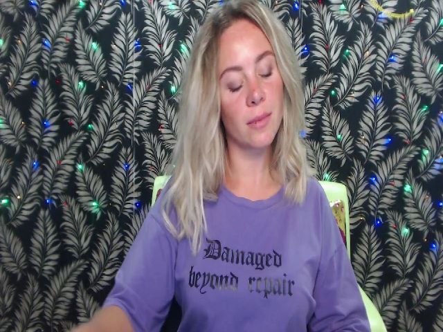 Live sex webcam photo for AgnesLoo #274372927