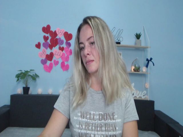 Live sex webcam photo for AgnesLoo #274399025