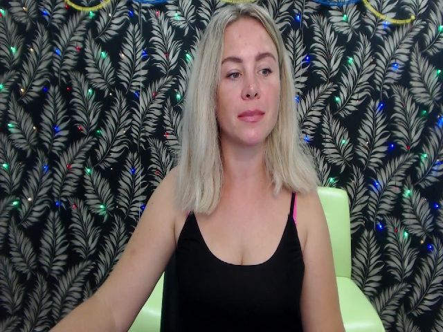 Live sex webcam photo for AgnesLoo #274458916