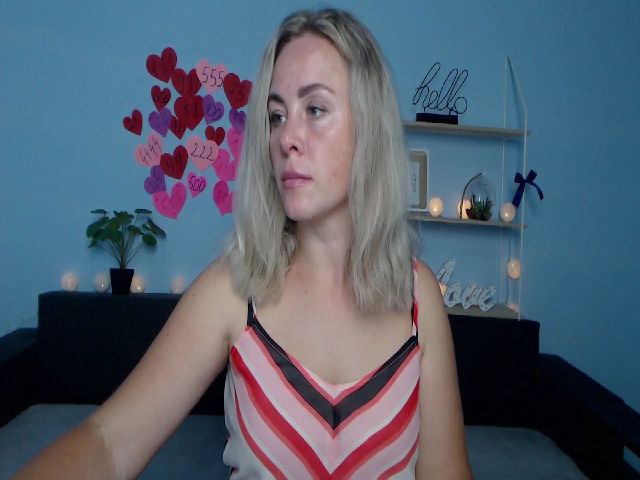 Live sex webcam photo for AgnesLoo #274520286