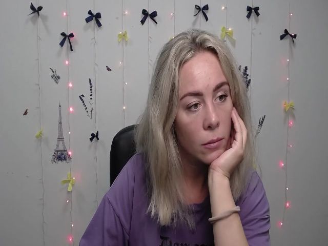 Live sex webcam photo for AgnesLoo #274530876