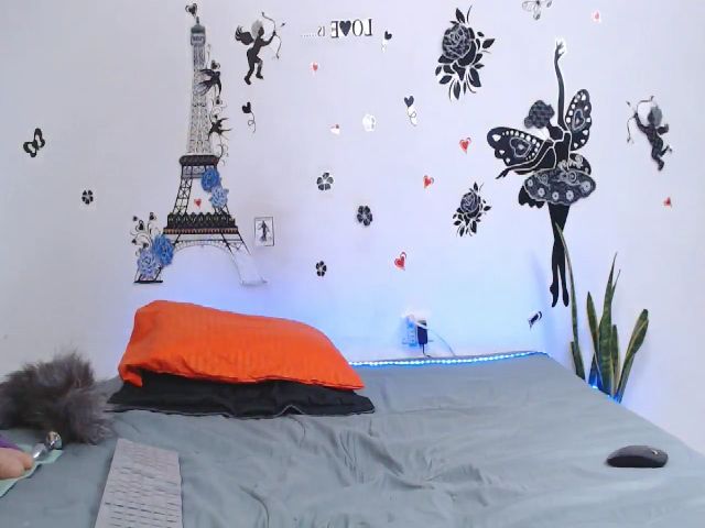 Live sex webcam photo for AikoTailor #287876890