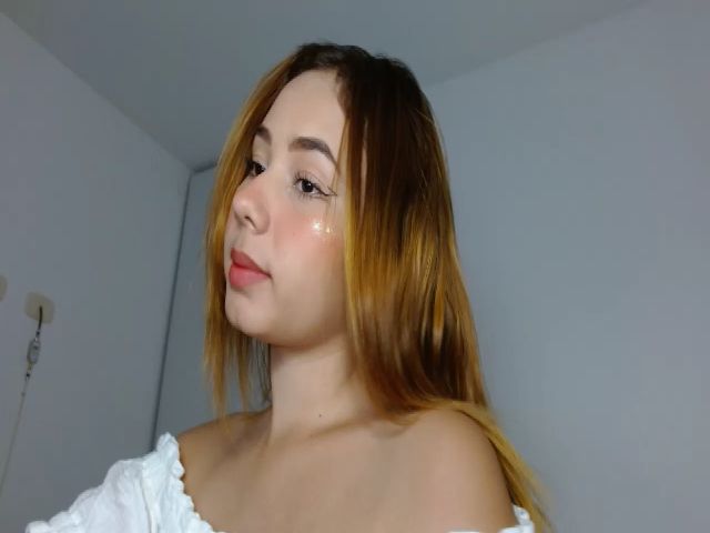 Live sex webcam photo for Ailyn_grawn #271742407