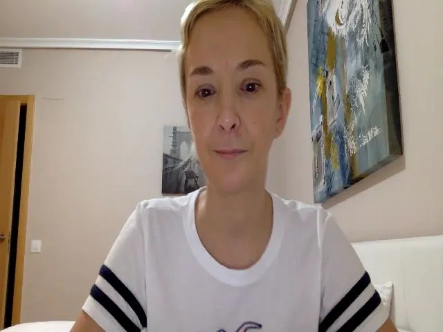 Live sex webcam photo for Aimee_Angel #271842892