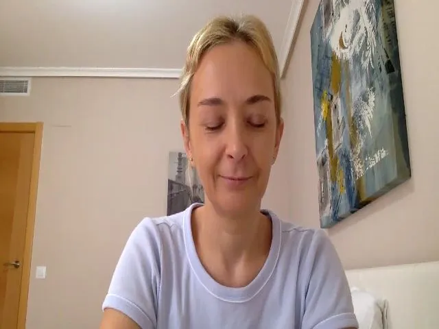 Live sex webcam photo for Aimee_Angel #271884021