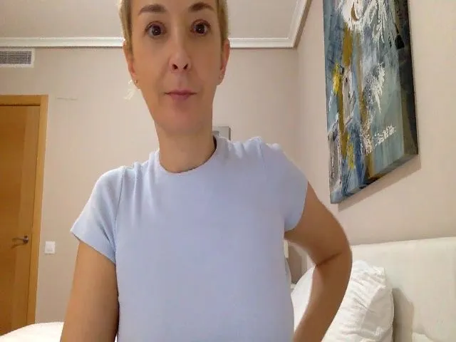 Live sex webcam photo for Aimee_Angel #271921594