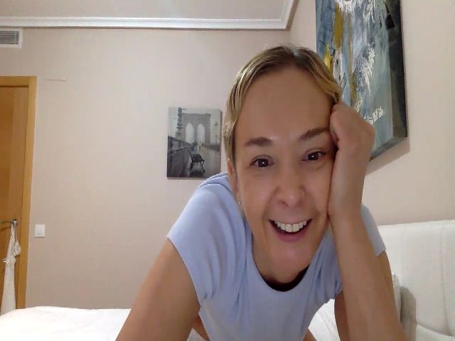 Live sex webcam photo for Aimee_Angel #272465655