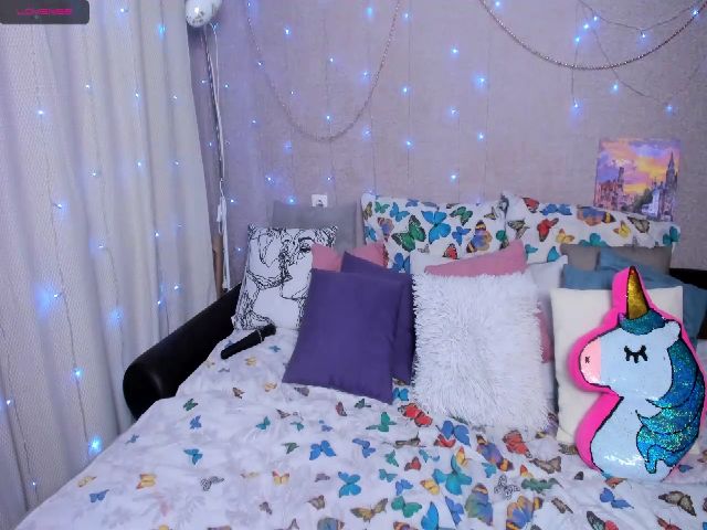 Live sex webcam photo for AiryHiss #272080311