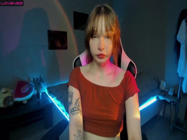 Live sex webcam photo for AirySweetBut #274188201