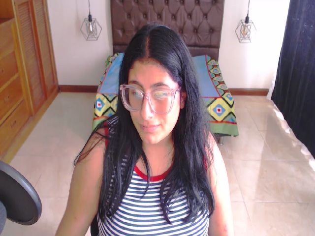 Live sex webcam photo for Aishafoxxx #272165053