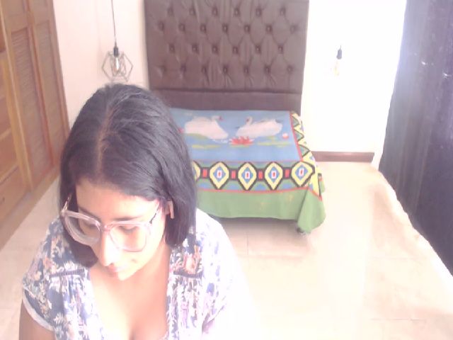 Live sex webcam photo for Aishafoxxx #272180291