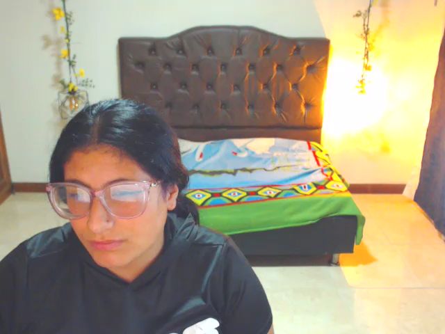 Live sex webcam photo for Aishafoxxx #272259176