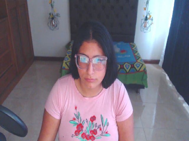 Live sex webcam photo for Aishafoxxx #272335133