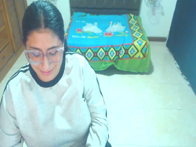 Live sex webcam photo for Aishafoxxx #272349576